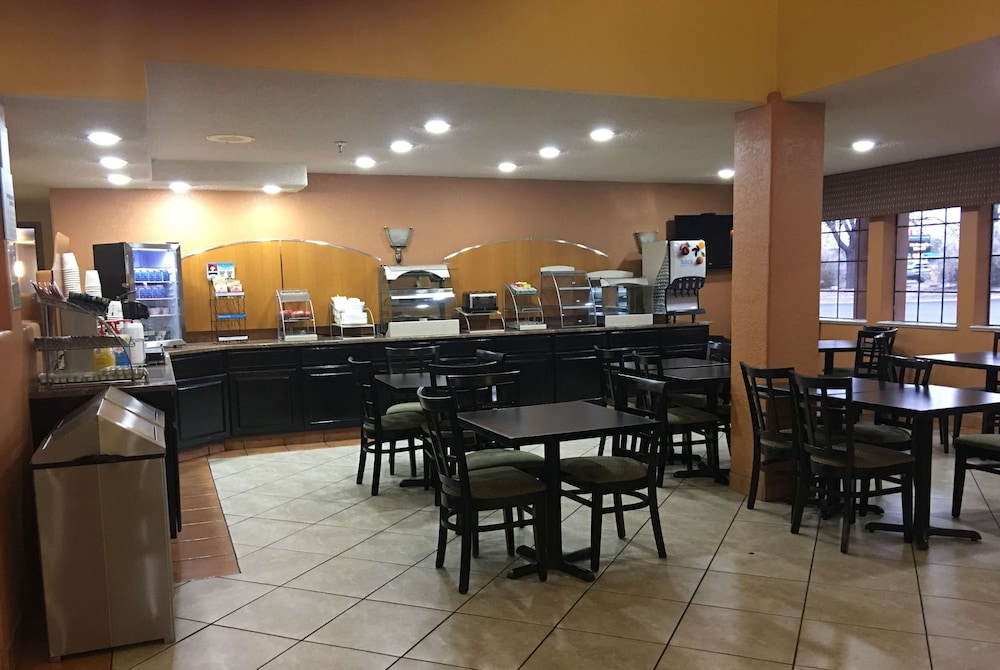 Ramada by Wyndham Santa Fe - photo 32
