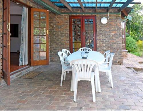 Cr Bnb Guest House — 4-Star Luxury Hotel in Johannesburg, South Africa