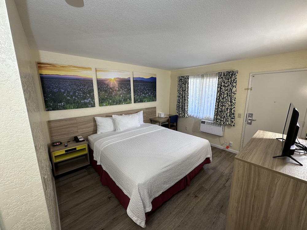 Days Inn by Wyndham San Marcos - photo 6