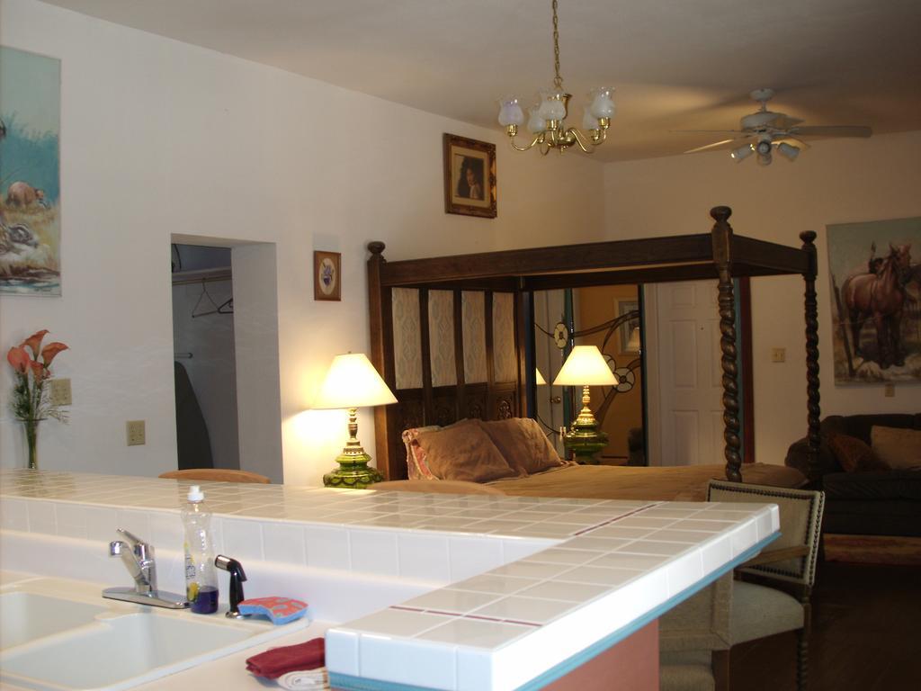 Lundeen Inn of the Arts - photo 15