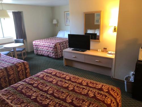 Kings Inn Cody - photo 29