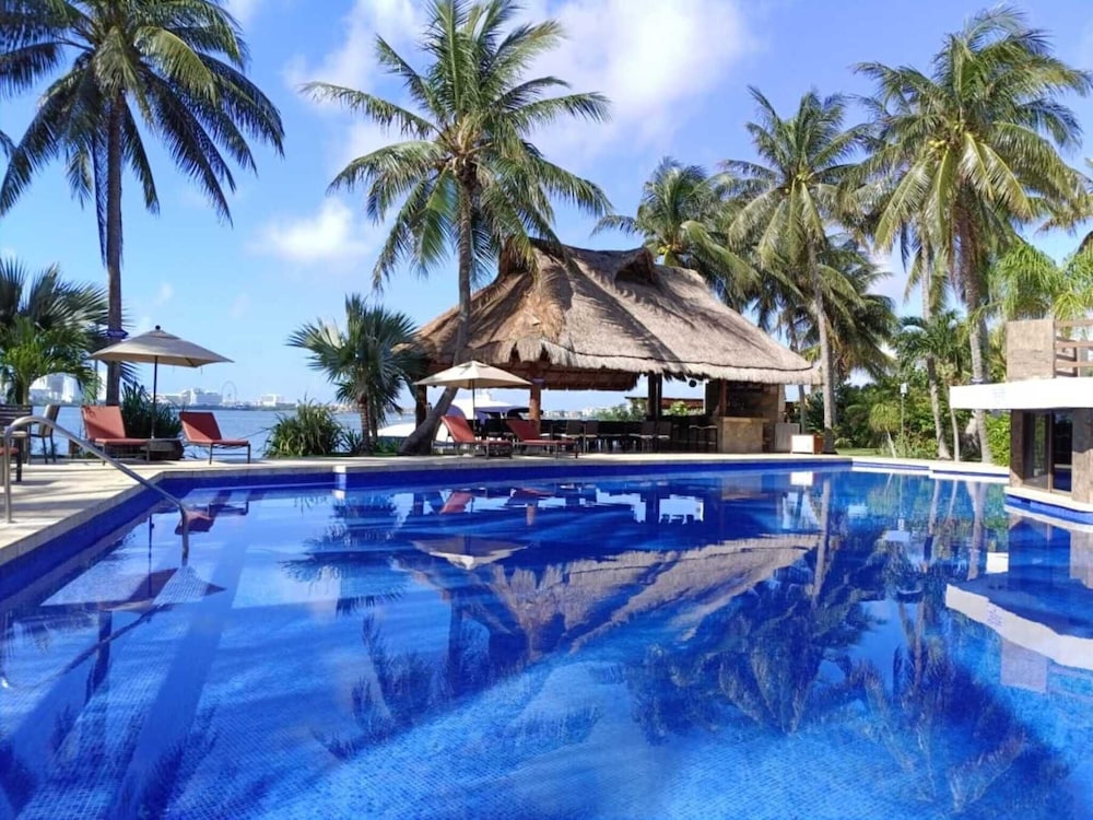 Sina Suites - carbon neutral hotel in Cancun