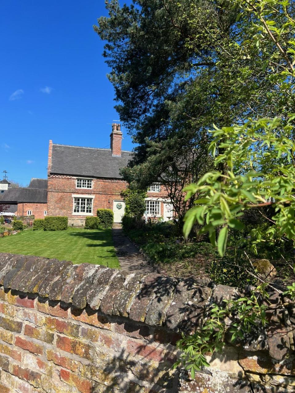 Boothorpe Farmhouse — 4-Star Luxury Hotel in Swadlincote, United Kingdom