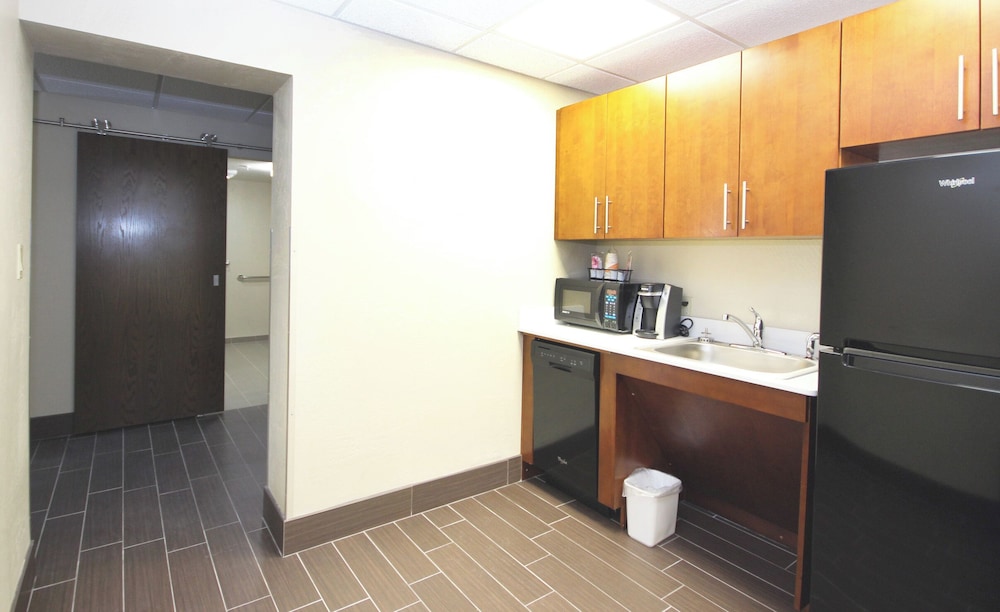 Garner Hotel Butte by IHG - photo 22