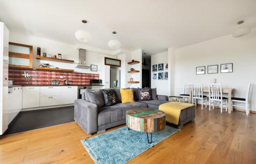 Bemowo Kocjana 2 Bedroom Apartment by BookingHost — 4-Star Luxury Hotel in Warsaw, Poland
