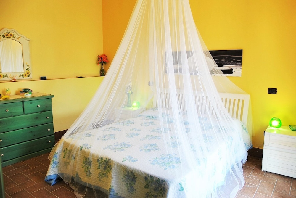 Holiday Resorts for 4 Persons — Itri — photo 2