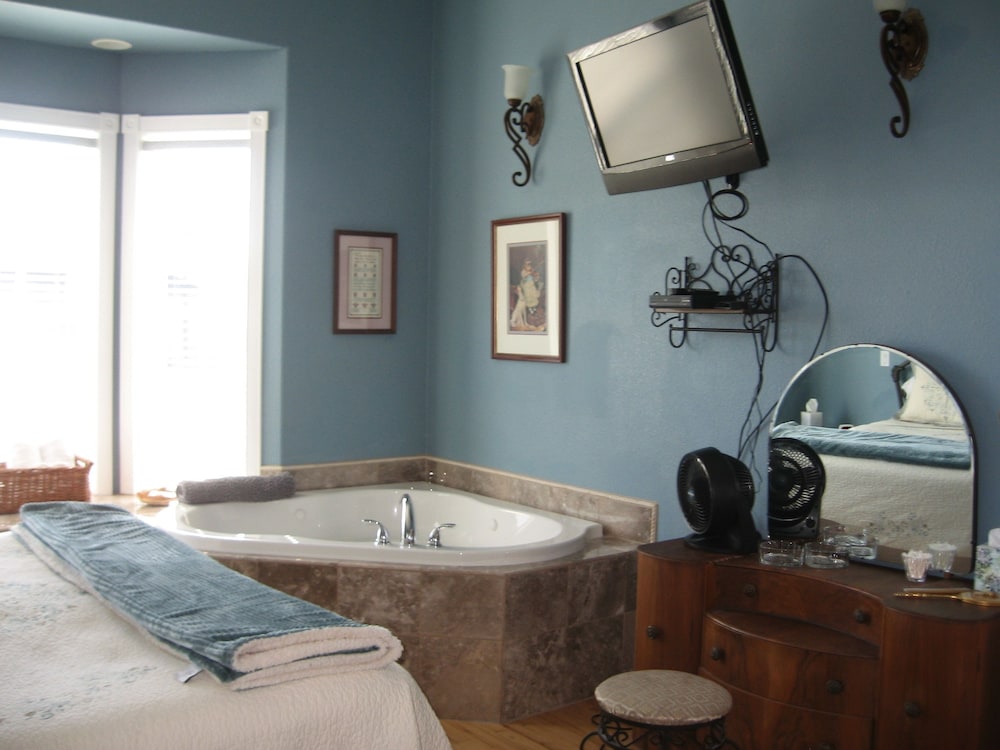 The Collins Inn and Seaside Cottages - photo 58