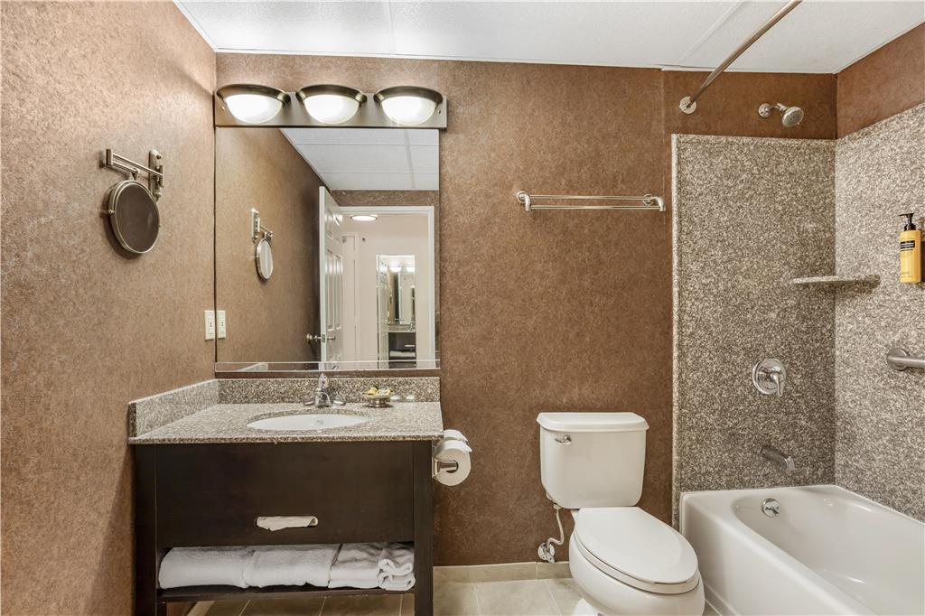 Best Western PLUS Morristown Inn Florham Park - photo 13
