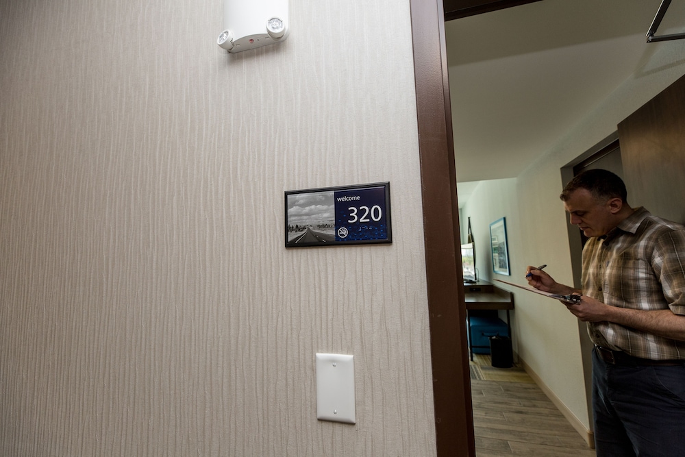 Hampton Inn & Suites Syracuse North Airport Area - photo 9