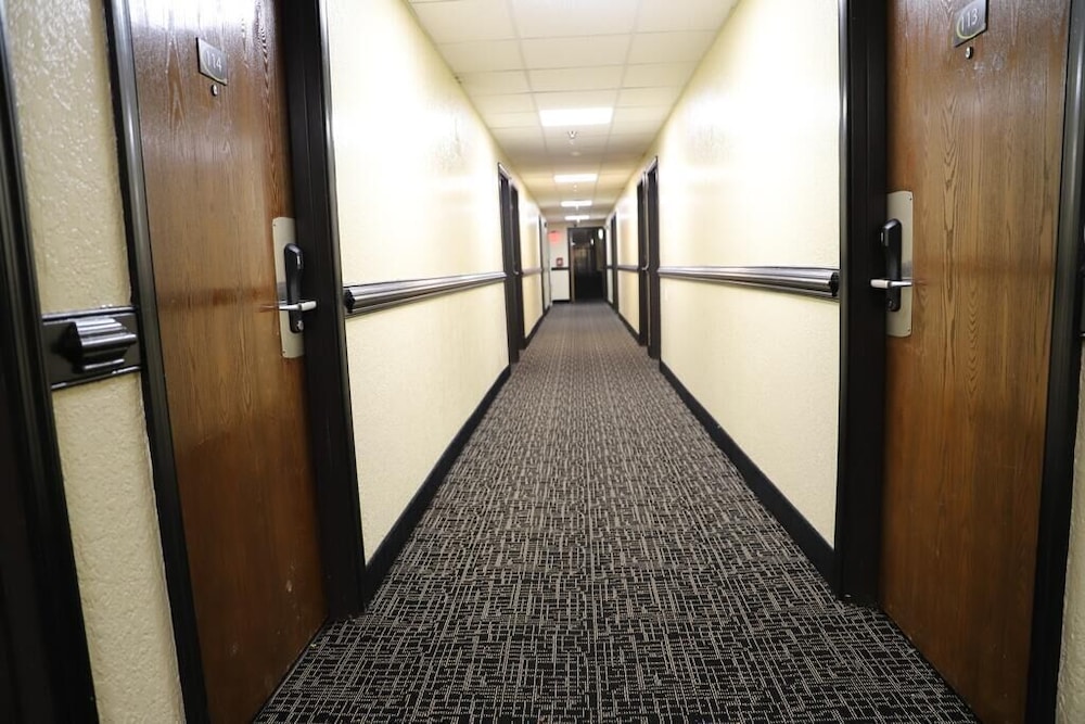 Super 8 by Wyndham Richmond Airport VA - photo 22