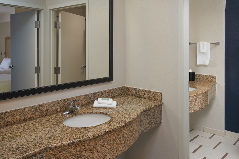 Fairfield Inn & Suites Orlando Int'l Drive Convention Center - photo 16