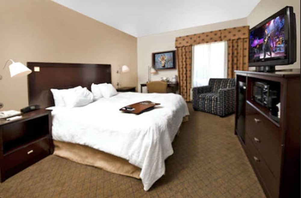 Hampton Inn Asheboro - photo 9