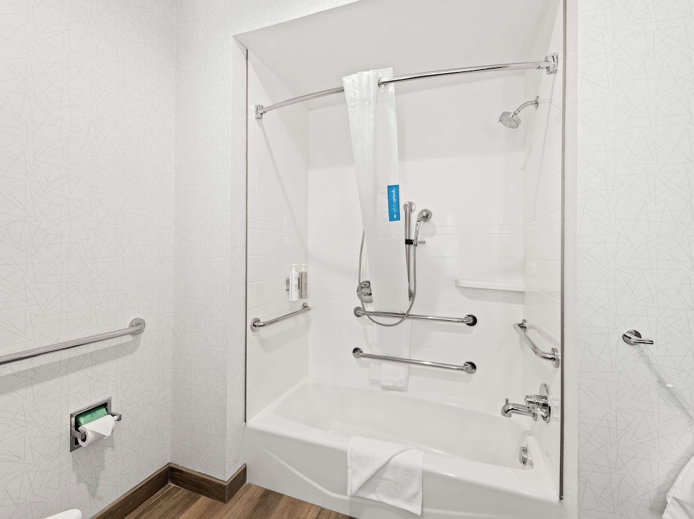 Hampton Inn Longview - photo 20