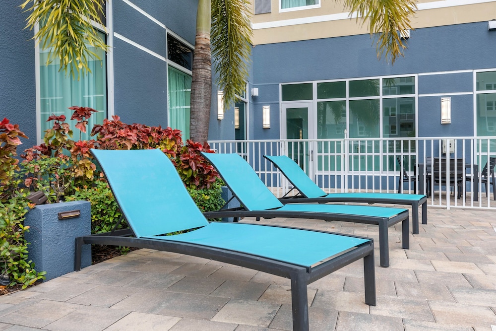 Staybridge Suites St. Petersburg Downtown by IHG - photo 37