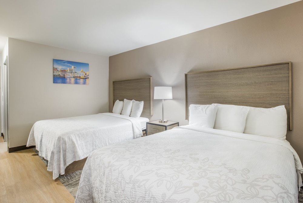 Red Roof Inn PLUS & Suites Savannah I 95 - photo 19