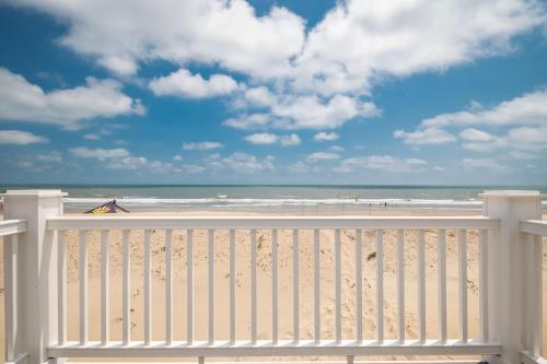 Dunes by Oak Island Accommodations - photo 17
