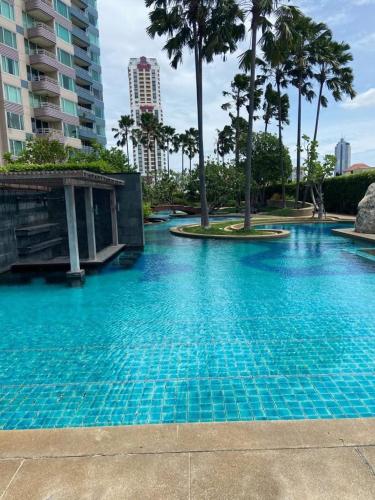 Room near Iconsiam 2km