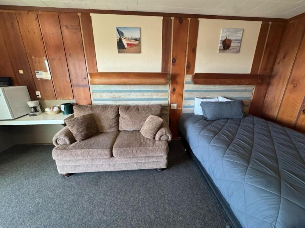 Sunset Oceanfront Lodging - photo 65