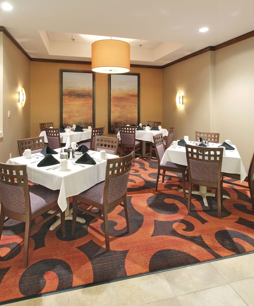 Holiday Inn Springdale Fayetteville Area by IHG - photo 37