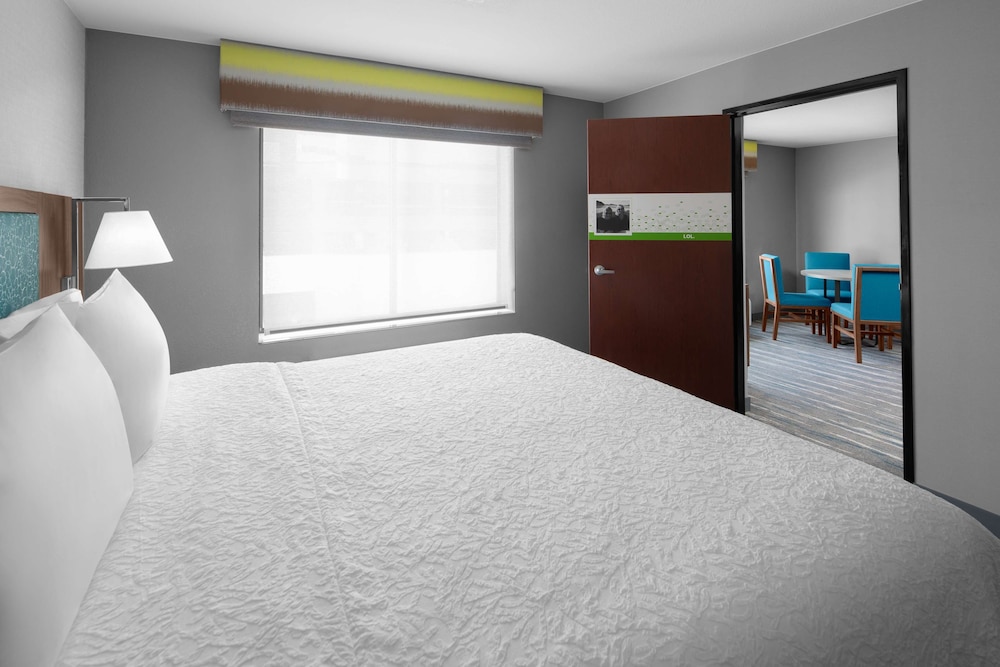 Hampton Inn Phoenix Biltmore - photo 8