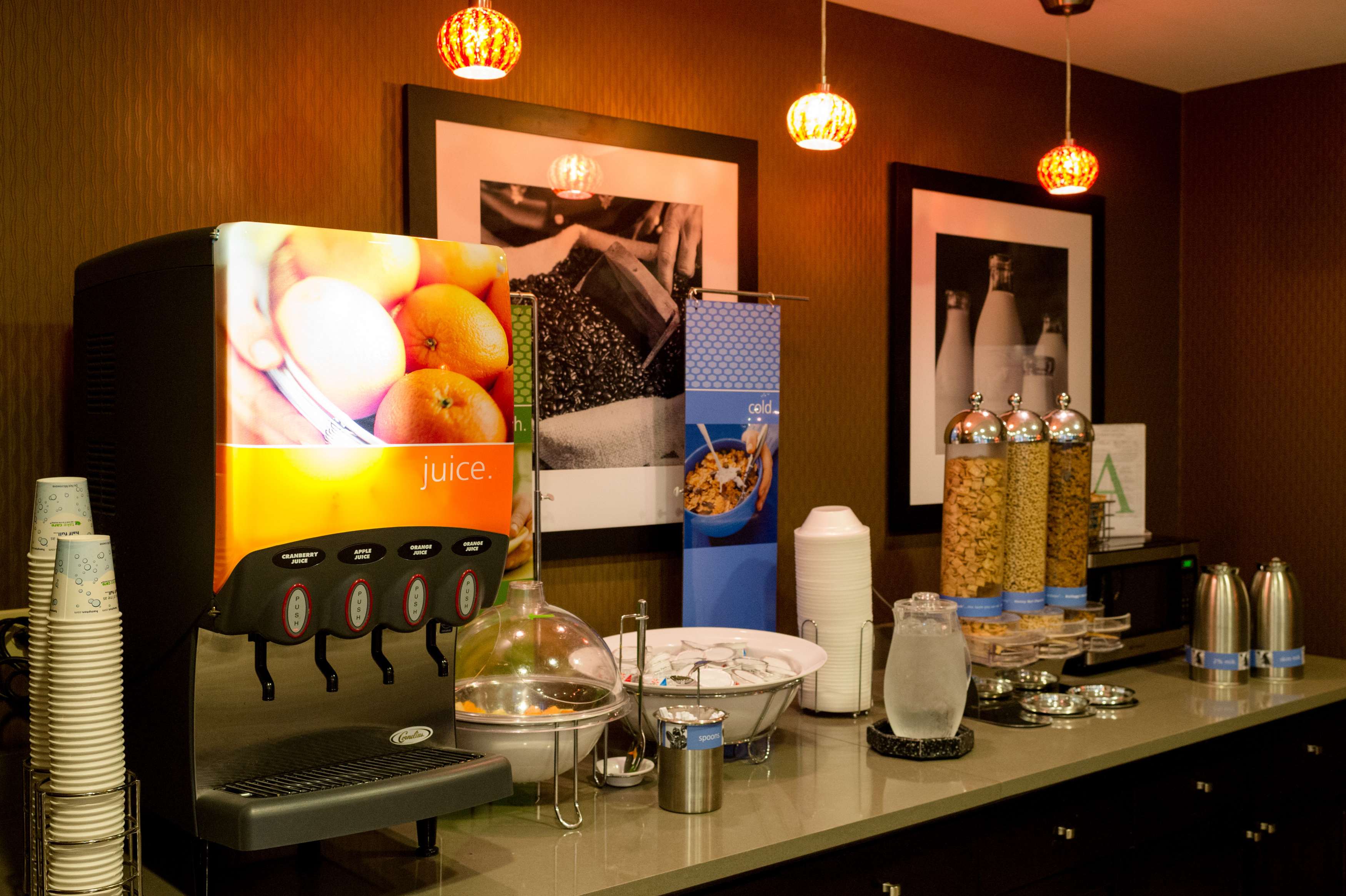 Hampton Inn Oxford Conference Center - photo 16