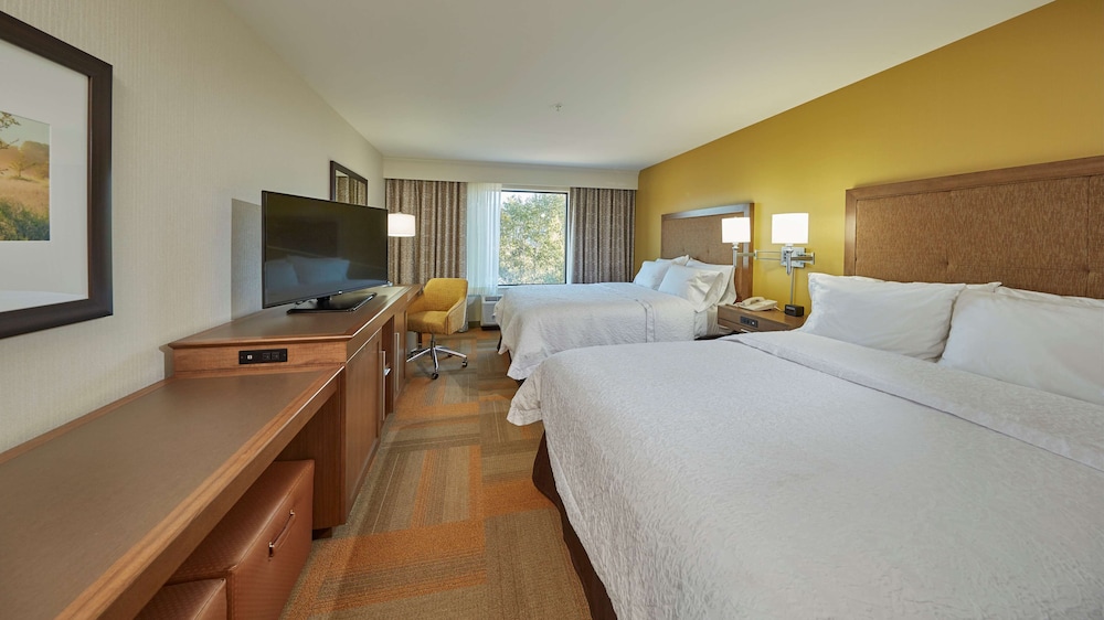 Hampton Inn & Suites Hood River - photo 11