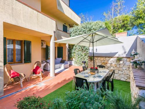 Apartment Rio del sole by Interhome — 4-Star Luxury Hotel in Montescudaio, Italy