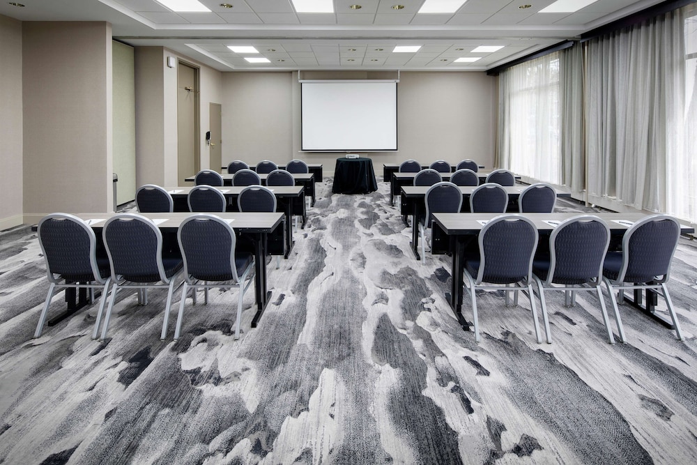 Embassy Suites by Hilton Detroit Troy Auburn Hills - photo 69