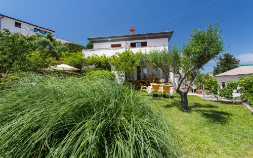 Apartman Maledi — 4-Star Luxury Hotel in Baska, Croatia