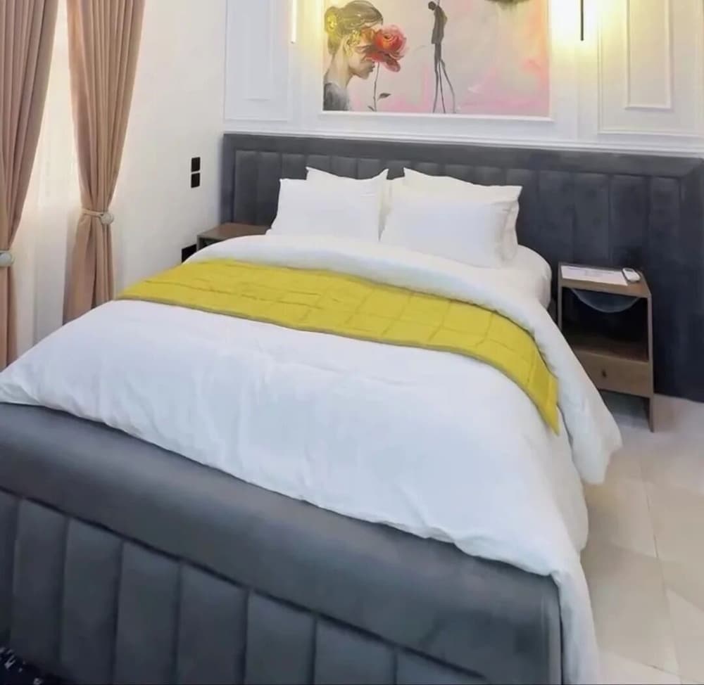 Calli's Court Apartment — 5-Star Luxury Hotel in Asaba, Nigeria