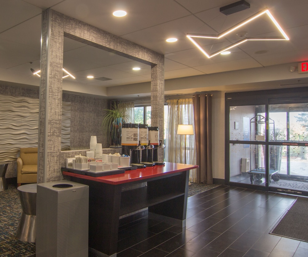 Hampton Inn Dayton Huber Heights - photo 2