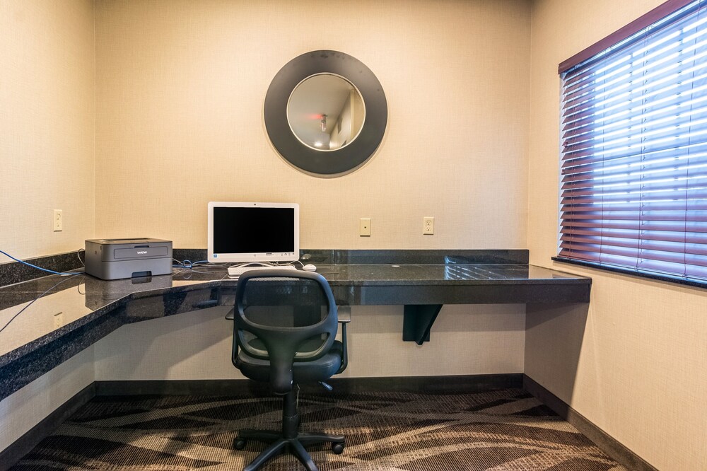 Cobblestone Hotel & Suites Greenville - photo 42