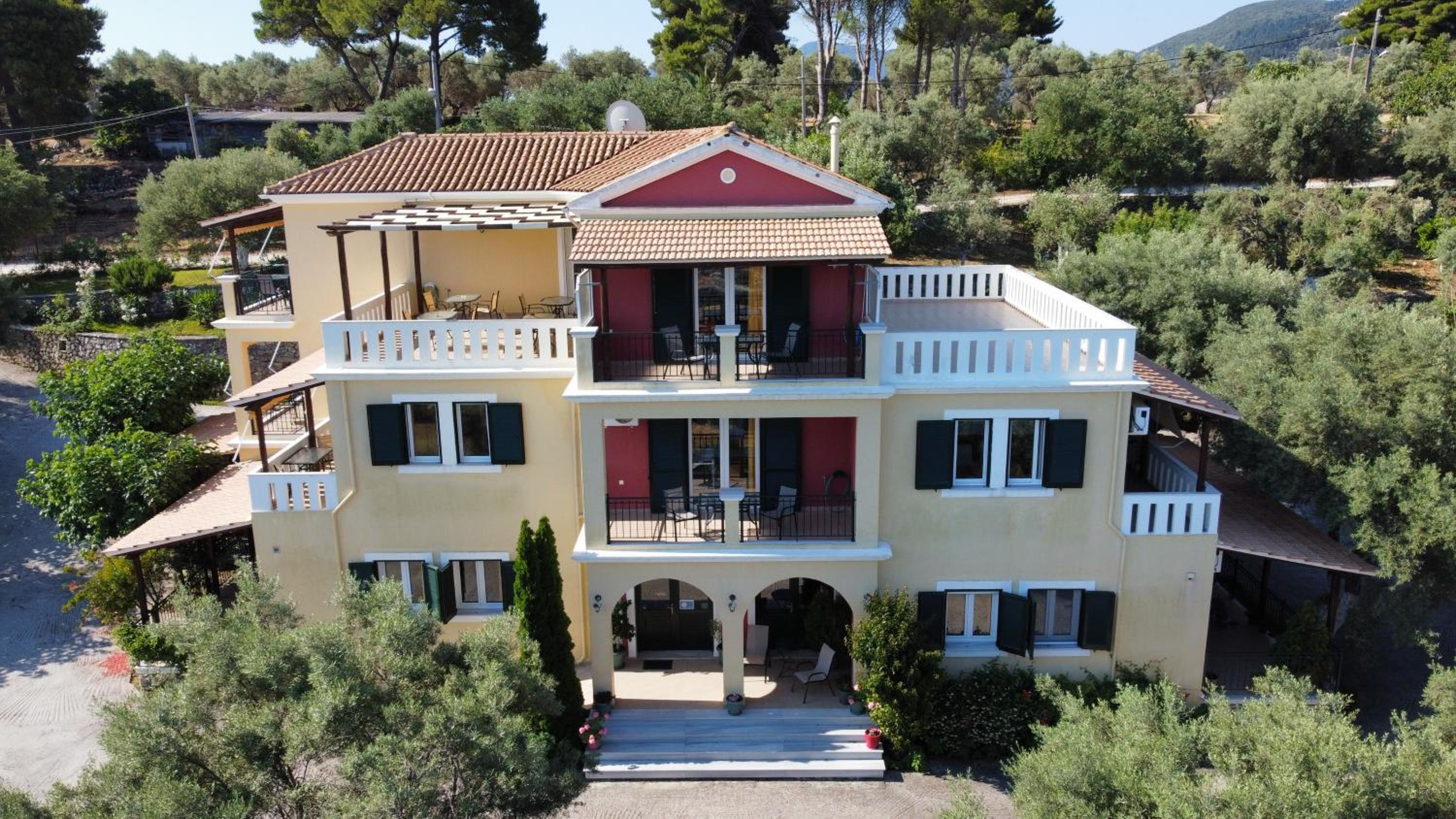 Irida - carbon neutral hotel in Lefkada