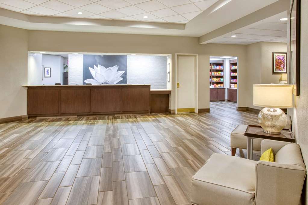 La Quinta Inn & Suites by Wyndham Minneapolis Bloomington W - photo 10