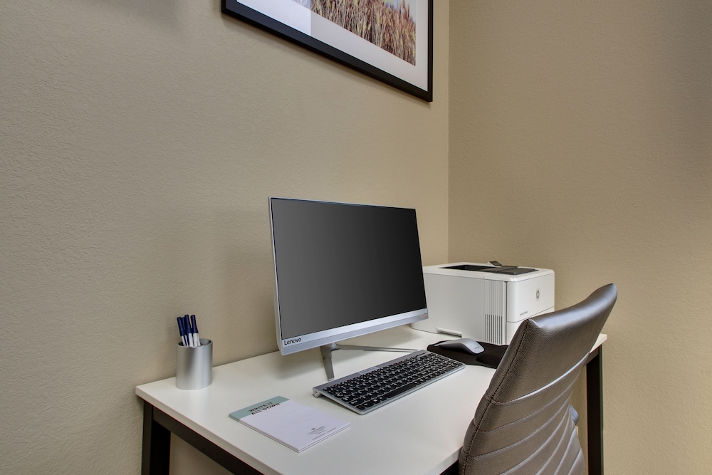 Candlewood Suites Wichita East by IHG - photo 33