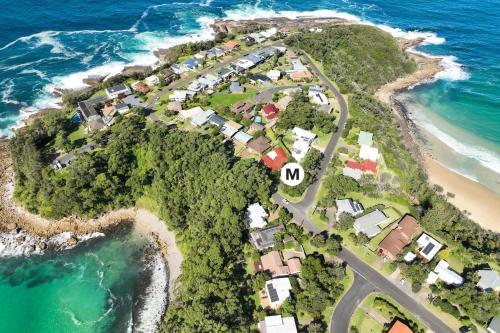 Retro Japanese Masterpiece in Mollymook, Australia