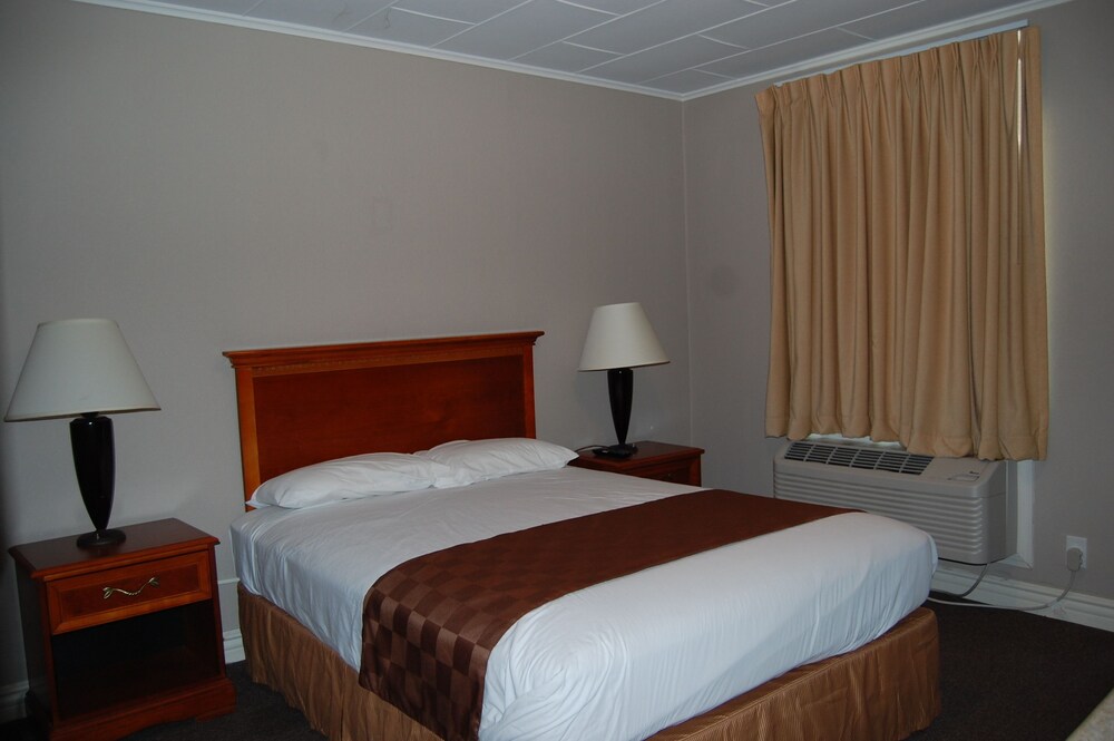 Pacific Motel - photo 8