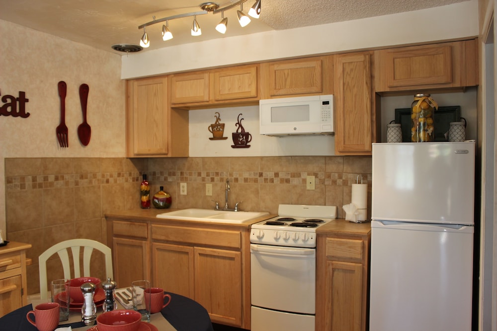 Inn at Deep Canyon - photo 32