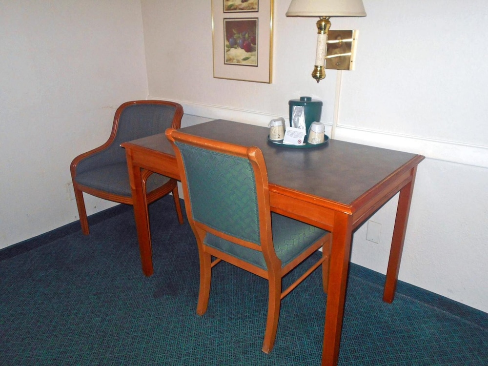 Stayable Suites Jacksonville - photo 47