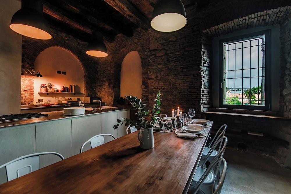 Stone House — 4-Star Luxury Hotel in Alzate Brianza, Italy