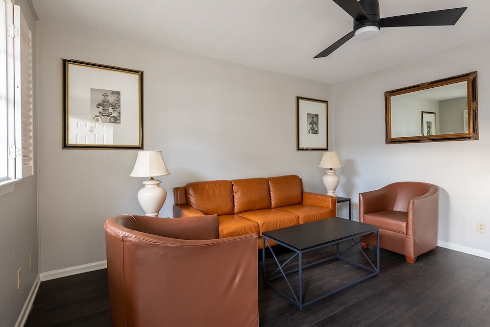 French Quarter Suites Hotel - photo 10