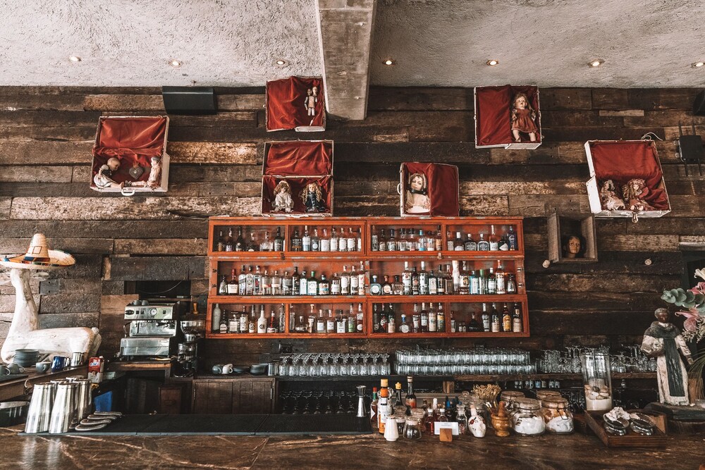 Hotel Bar