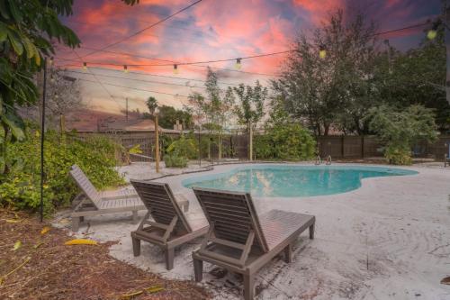 Private Heated Pool 4 MI to Indian Rocks Beach — 4-Star Luxury Hotel in Largo, United States
