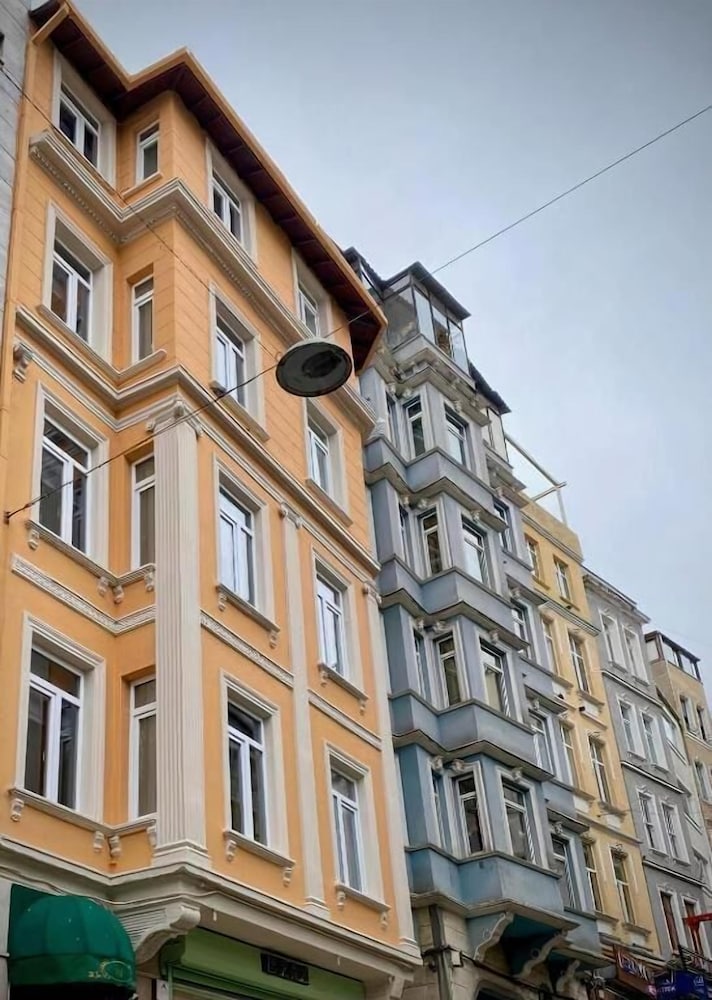 Ozkaya Apartments Galata — 4-Star Luxury Hotel in Istanbul, Turkey