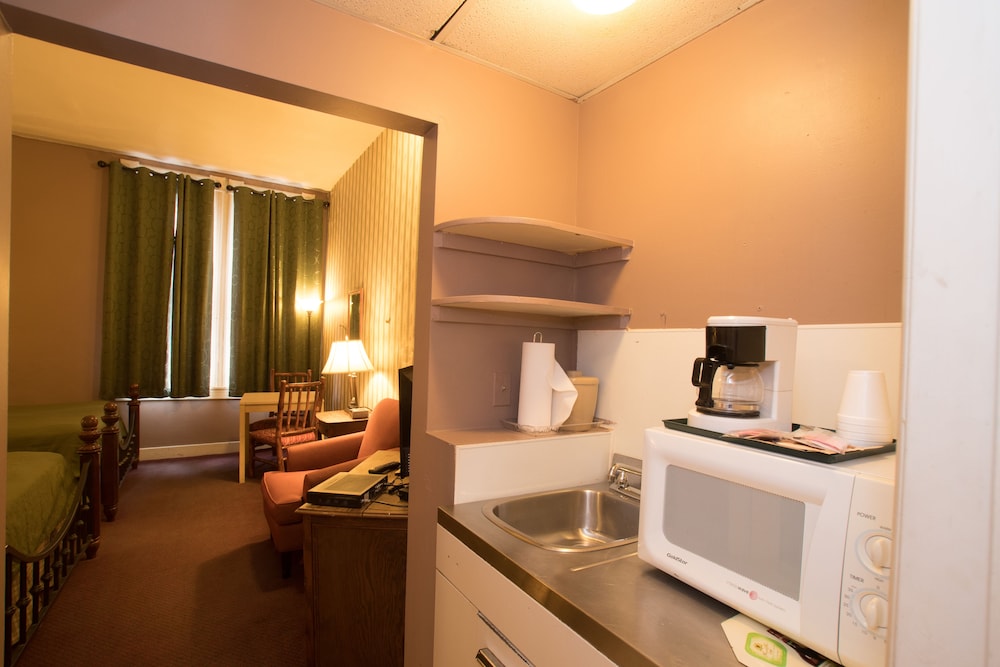 Biltmore Suites Hotel - photo 13