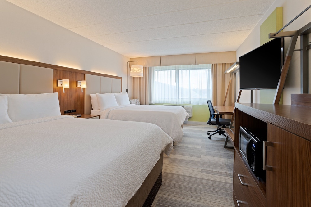 Holiday Inn Express Hauppauge Long Island - photo 18