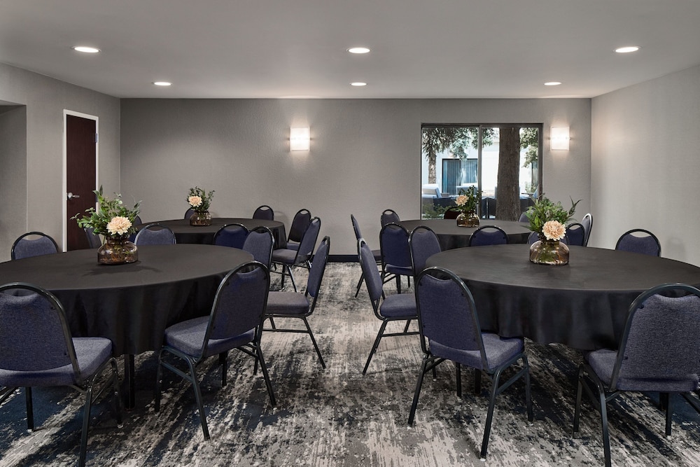 Courtyard by Marriott Fort Collins - photo 38