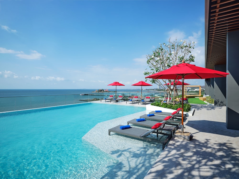 Novotel Marina Sriracha — 4-Star Luxury Hotel in Si Racha, Thailand