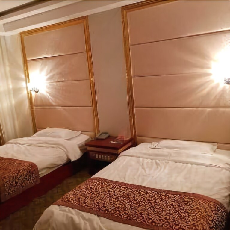 Dingsheng International Hotel — hotel in Chengde