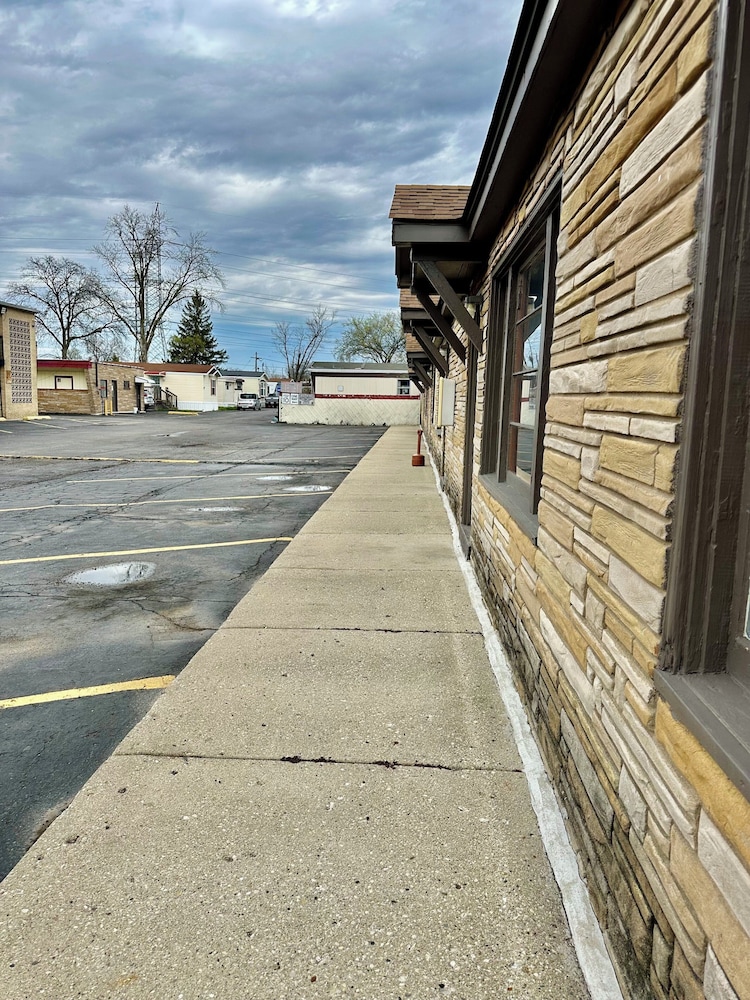 Des Plaines Motel By OYO O'Hare Airport Chicago - photo 35